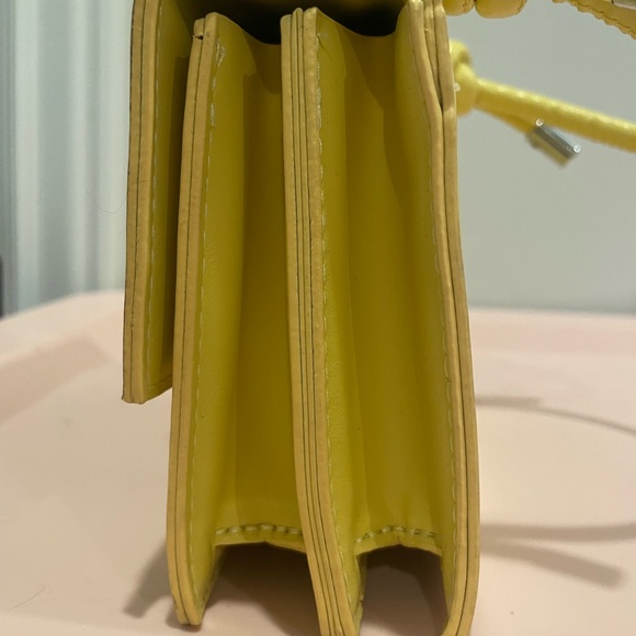 Yellow Purse - Picture 4 of 7